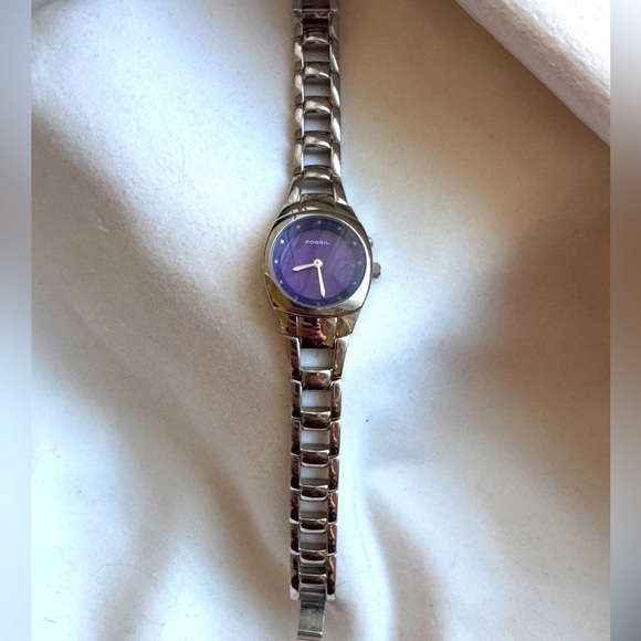 💜 Vintage Early 2000’s Fossil Kaleido Silver & Purple Beauty Watch💜 - Picture 12 of 16